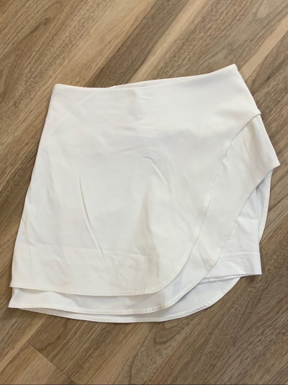 lululemon athletica White Asymmetrical Layered HR Skirt w/ Built-In Shorts